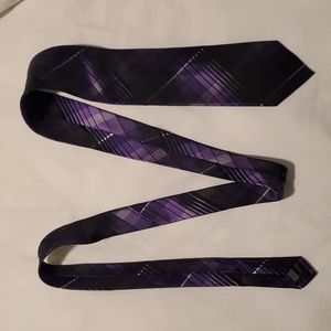Men's Purple with Black and Silver pattern Van Heusen Tie